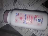 50g Johnsons Blossoms Baby Powder Pink