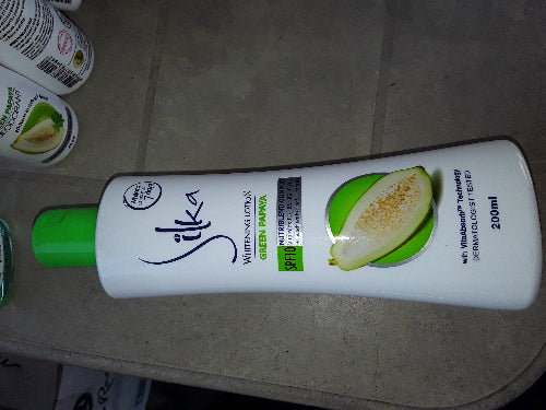 200ml Silka Whitening Lotion Green Papaya