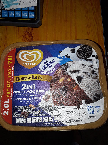 2L 2IN1  Selecta Choco Almond Fudge Cookies & Cream