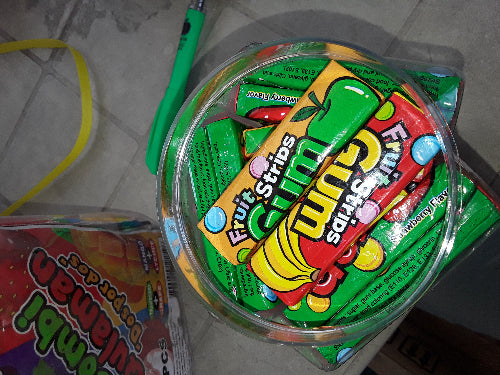 Giant Fruit Strips Gum